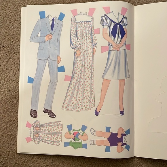 1985 Golden Book “The Heart Family” Paper Dolls - Picture 9 of 10